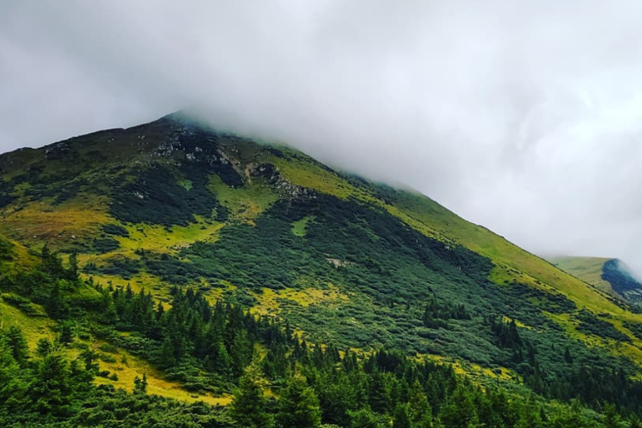 Похід на Петрос з готелем