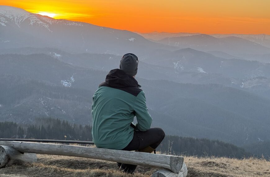 Довга та Плоска в хатинці